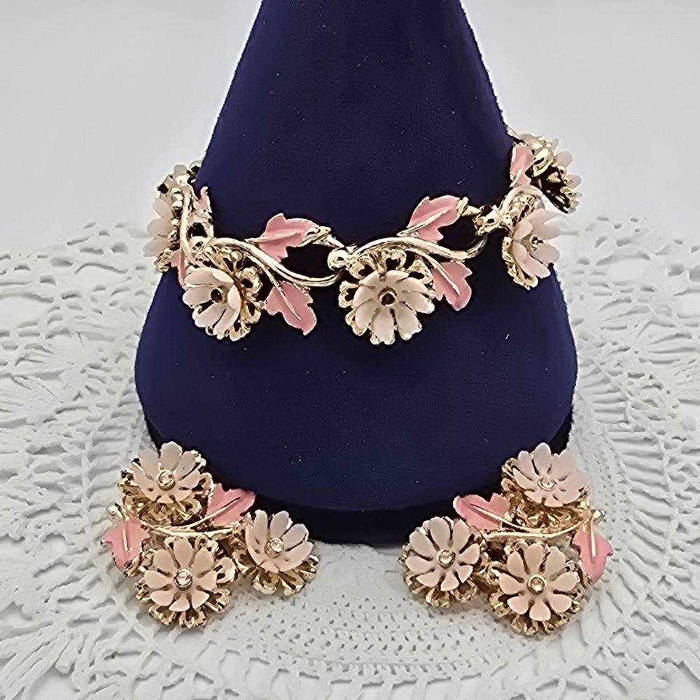 Arthur Pepper Pink Flower Bracelet Earrings Set ART Soft Plastic Rhinestones